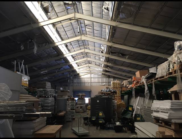 1,900M² WAREHOUSE RENTED IN RETREAT